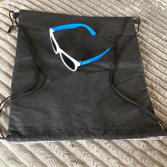 Cascade Bay Waterpark Adjustable String Backpack 🎒 + Sunglasses 😎 🏊♂️🌞 NWOT - Picture 8 of 9